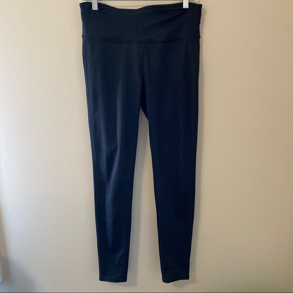 ATHLETA Full Length Embossed/ Patterned Black High Waisted Leggings
